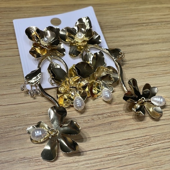 Zara Flower Pearl Drop Earrings - Picture 8 of 14